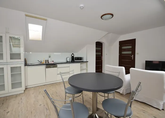 Poduszka Zielony Dom Stronie Slaskie